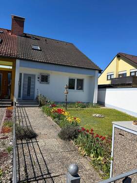 Außenansicht - 4 Zimmer Doppelhaushälfte in Bayreuth