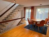 Esszimmer und Treppe - 