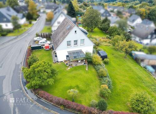 Hausansicht - 5 Zimmer Einfamilienhaus zum Kaufen in Reichshof