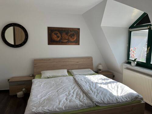 Schlafzimmer 1.jpg - 