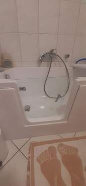 Bad mit begehbarer Wanne - 