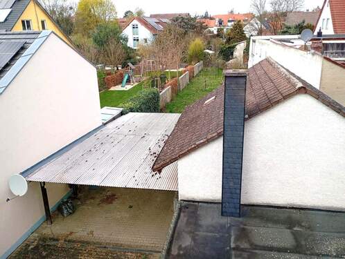 Nebengebäude und Garten - 