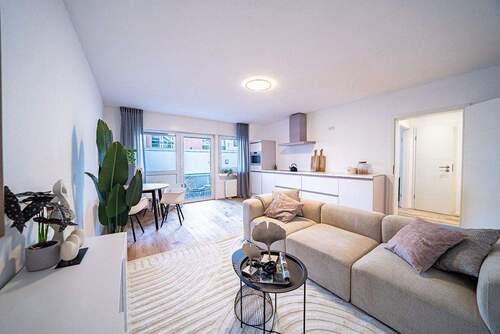 Wohnzimmer - 3 Zimmer Etagenwohnung zum Kaufen in Köln