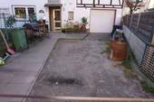 Stellplatz vor dem Haus.JPG - 
