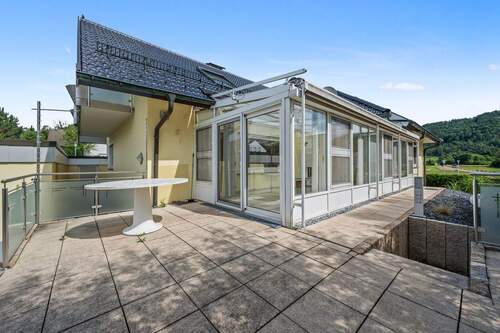 Terrasse - 9 Zimmer Einfamilienhaus zum Kaufen in Mühlheim