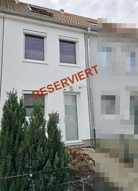 Hausansicht - Begehrte Wohnlage in NEU ARSTEN… 5 Zi. Reihenhaus + Carport…div. EXTRAS, Südgarten und Gartenhaus