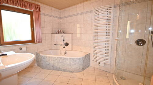 Wohlfühlbad mit Wanne... - 
