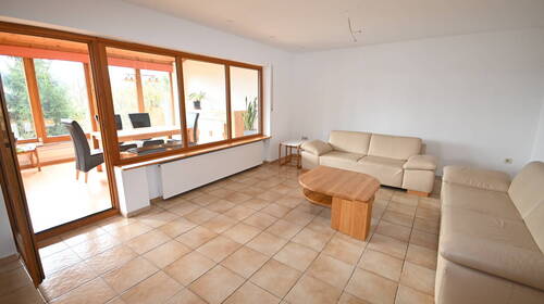 Gemütlicher Wohnbereich... - 4 Zimmer Etagenwohnung zur Miete in Berg bei Neumarkt in der Oberpfalz / Kettenbach