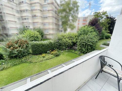 Blick vom Balkon - Etagenwohnung mit 47,00 m² in Neu-Ulm zum Kaufen