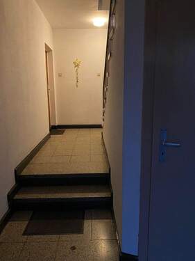 Hausflur.jpg - 1 Zimmer Mehrfamilienhaus, Wohnhaus zum Kaufen in Gelsenkirchen