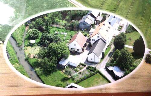 Vogelperspektive - Ein Haus mit Platz, Hof und Möglichkeiten - kein Standard, sondern ein echtes Stück Leben