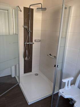 Teilansicht von der Dusche - 