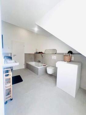 Badewannenbad 2. OG - 