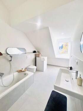 Badewannenbad 2. OG - 