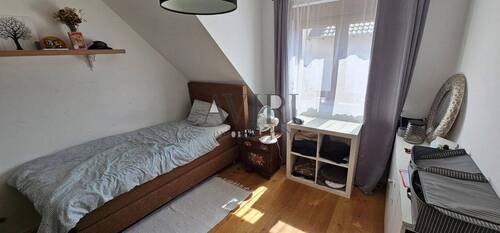 2. Wohneinheit Schlafzimmer 3 - 