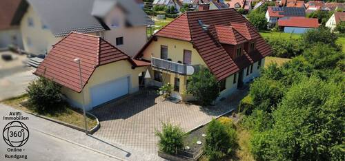 Titelbild - Traumhaftes Zweifamilienhaus mit Einliegerwohnung Vorbereitung, Garage und Glasfaser in Burgebrach