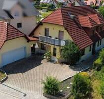 Traumhaftes Zweifamilienhaus mit Einliegerwohnung Vorbereitung, Garage und Glasfaser in Burgebrach