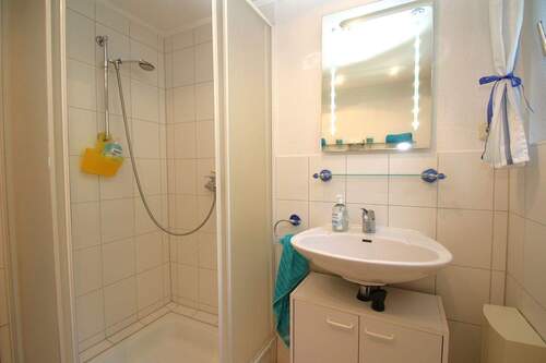 Das Duschbad im Nebengebäude - 