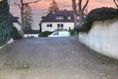 Ausfahrt Garage - 