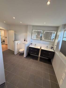 Hauptbad Doppelwaschbecken - 