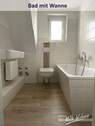 Bad mit Wanne - 2 Zimmer Etagenwohnung in Elsteraue