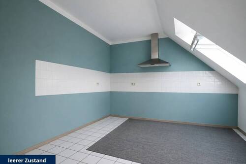 leerer Zustand - 4 Zimmer Etagenwohnung in Dormagen / Delhoven