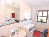 Badezimmer - Etagenwohnung mit 100,00 m&sup2; in Roth zur Miete