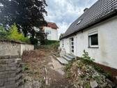 Hausansicht - +++ KLEINES, ABRISSBEDÜRFTIGES EFH MIT ANBAU UND HOFBEREICH FÜR DEN HANDWERKER +++