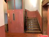 Treppenhaus & Aufzug - 