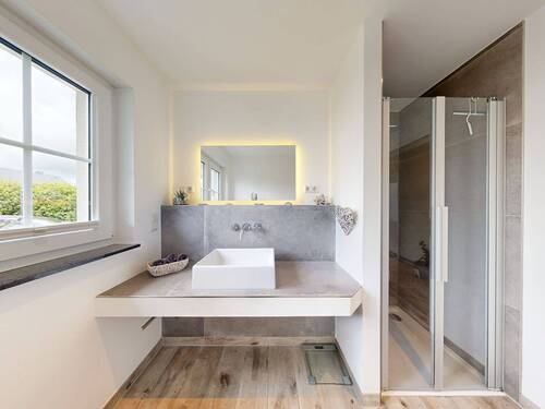 Tageslicht-Duschbad im Erdgeschoss - 