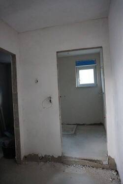 Flur EG- Wirtschr. + Dusch+WC - 