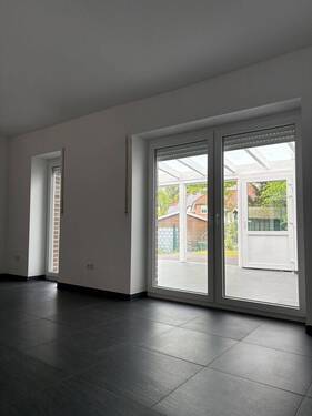 Wohnzimmer (1) - Doppelhaushälfte mit 130,00 m&sup2; in Wildeshausen zur Miete