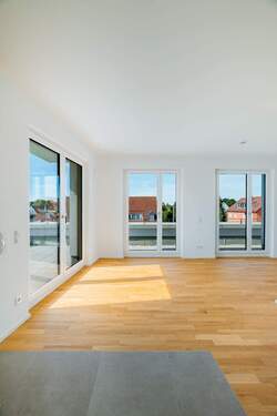 02_Wohnloft mit viel Sonnenlicht_Whg11_ZGS.jpg - 3 Zimmer Etagenwohnung zum Kaufen in Augsburg
