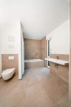 04_geräumiges Tageslichtbad_Whg11_ZGS.jpg - Etagenwohnung mit 101,70 m² in Augsburg zum Kaufen