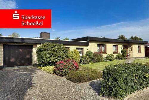 Straßenansicht - Großzügiges Wohnen in TOP-Lage - mit Einliegerwohnung & Garten