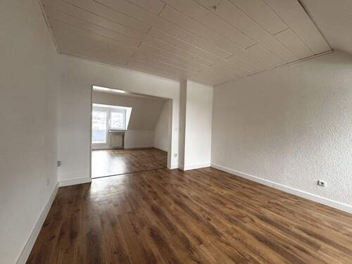 Wohn & Essbereich - 4 Zimmer Etagenwohnung zur Miete in Essen