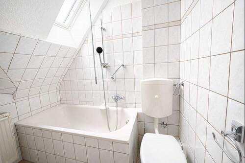 Bad - Etagenwohnung mit 76,50 m&sup2; in Essen zur Miete