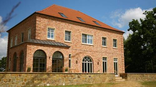 Gartenansicht - Luxuriöses Landhausrefugium für Familien, die Qualität, Raum und Geborgenheit suchen
