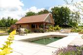 Pool mit Poolhaus - 
