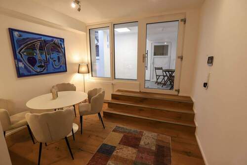 Essbereich mit Blick zum Eingang - 3 Zimmer Etagenwohnung zur Miete in Darmstadt