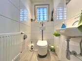 Schlichte Eleganz im Gäste-WC - 