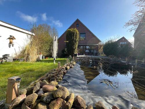 Idyllischer Garten mit Teich - 6 Zimmer Einfamilienhaus in Wilhelmshaven