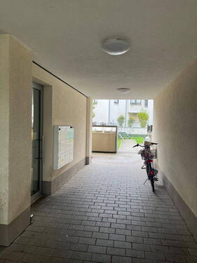 Zugang Geböude - 4 Zimmer Etagenwohnung zum Kaufen in Ettlingen