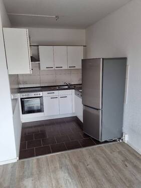 20260331_165409_resized.jpg - 4 Raumwohnung mit 2 Bädern, 2 Balkonen und Einbauküche