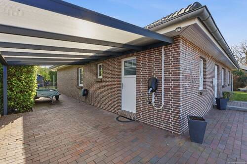 Carport mit Wallbox - 4 Zimmer Einfamilienhaus zum Kaufen in Süsel