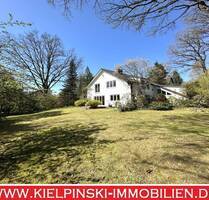 Großzügiges EFH mit parkähnlichem Garten, Vollkeller und abtrennbarem Baugrundstück - Hamburg Duvenstedt