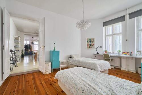 Schlafzimmer, welches geschlossen werden kann - Etagenwohnung mit 199,00 m² in Berlin / Prenzlauer Berg zum Kaufen