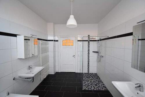Bad - Etagenwohnung mit 110,00 m² in Uelzen zur Miete