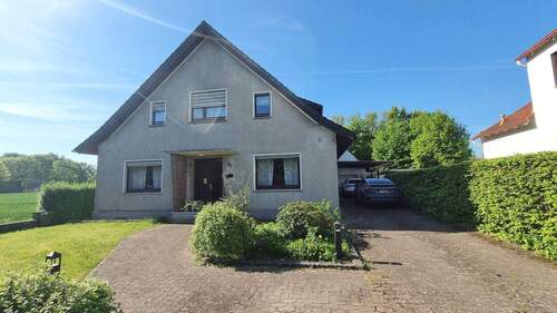 Front, Einfahrt, Garage, Parken - 7 Zimmer Mehrfamilienhaus, Wohnhaus zum Kaufen in Kirchlengern