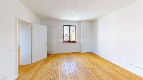 35-Raum-Altbau-Traum-Living-Room 1 - 